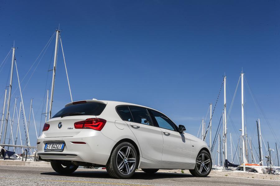  BMW 116d Sport Line 5-Door 2015 года  (фото 7 из 11)